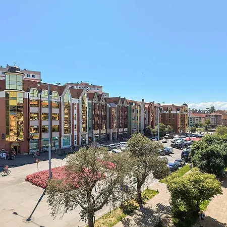 아파트 Floral Dlugie Ogrody In With Air Conditioning By Renters *